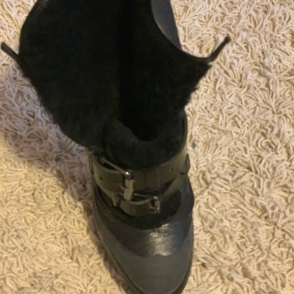 BURBERRY BOOTS. Size 38.5 fits like. 7.5 - Picture 4 of 6